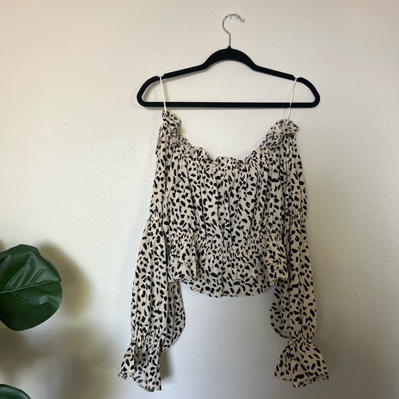 Summertime Off-Shoulder Leopard Print Top - Picture 3 of 5